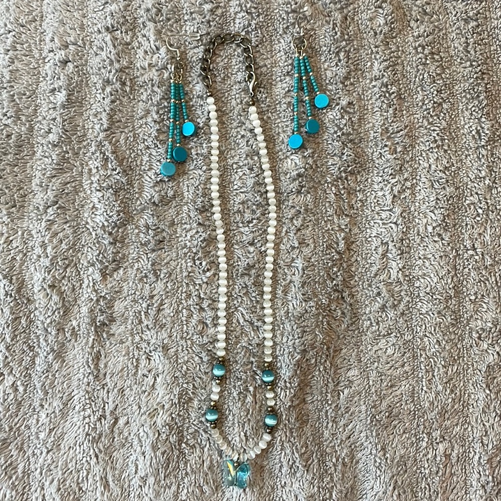 Turquoise necklace and earring set 🫶